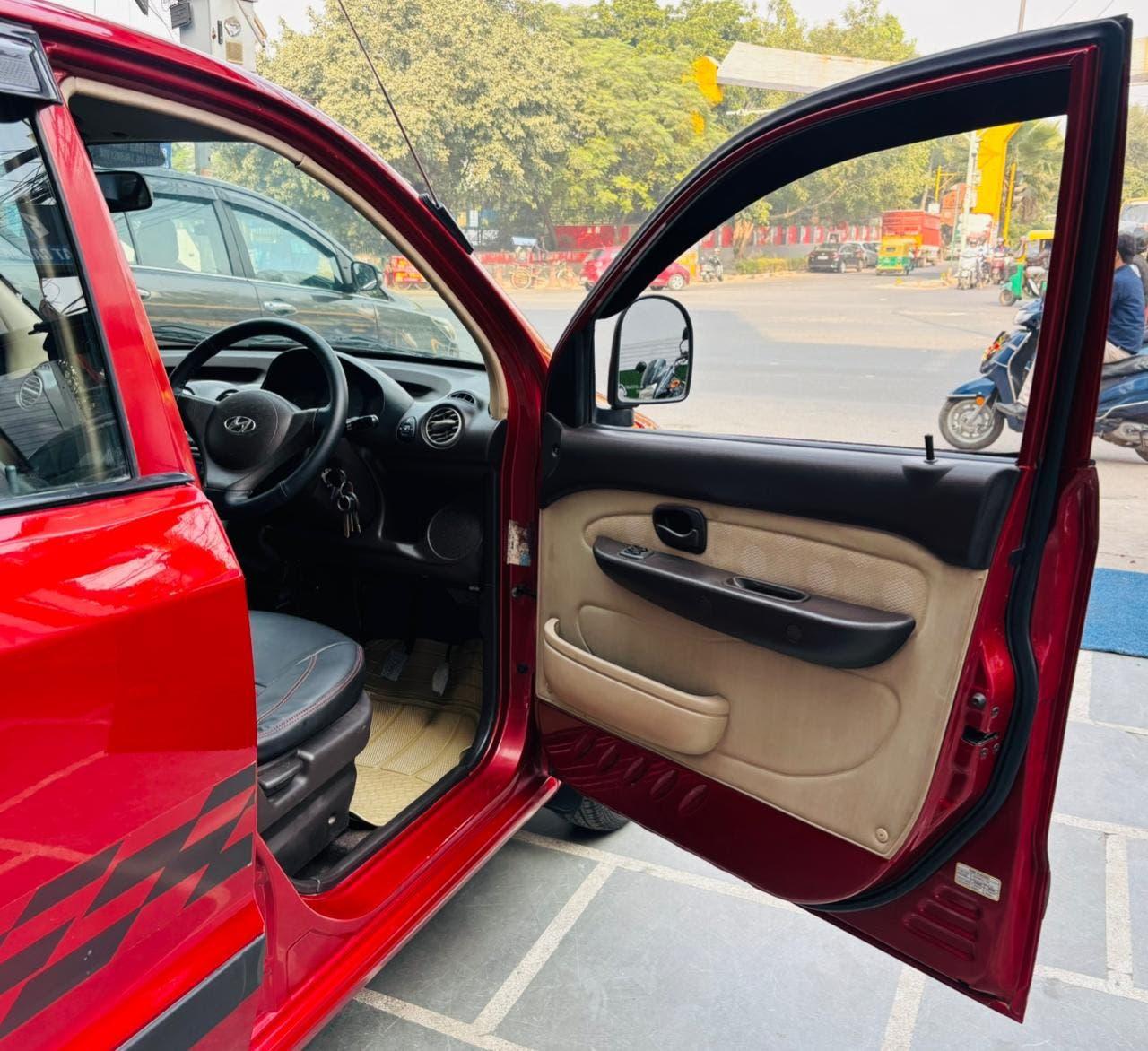 39,000 KMS HYUNDAI SANTRO GL PETROL (2013)