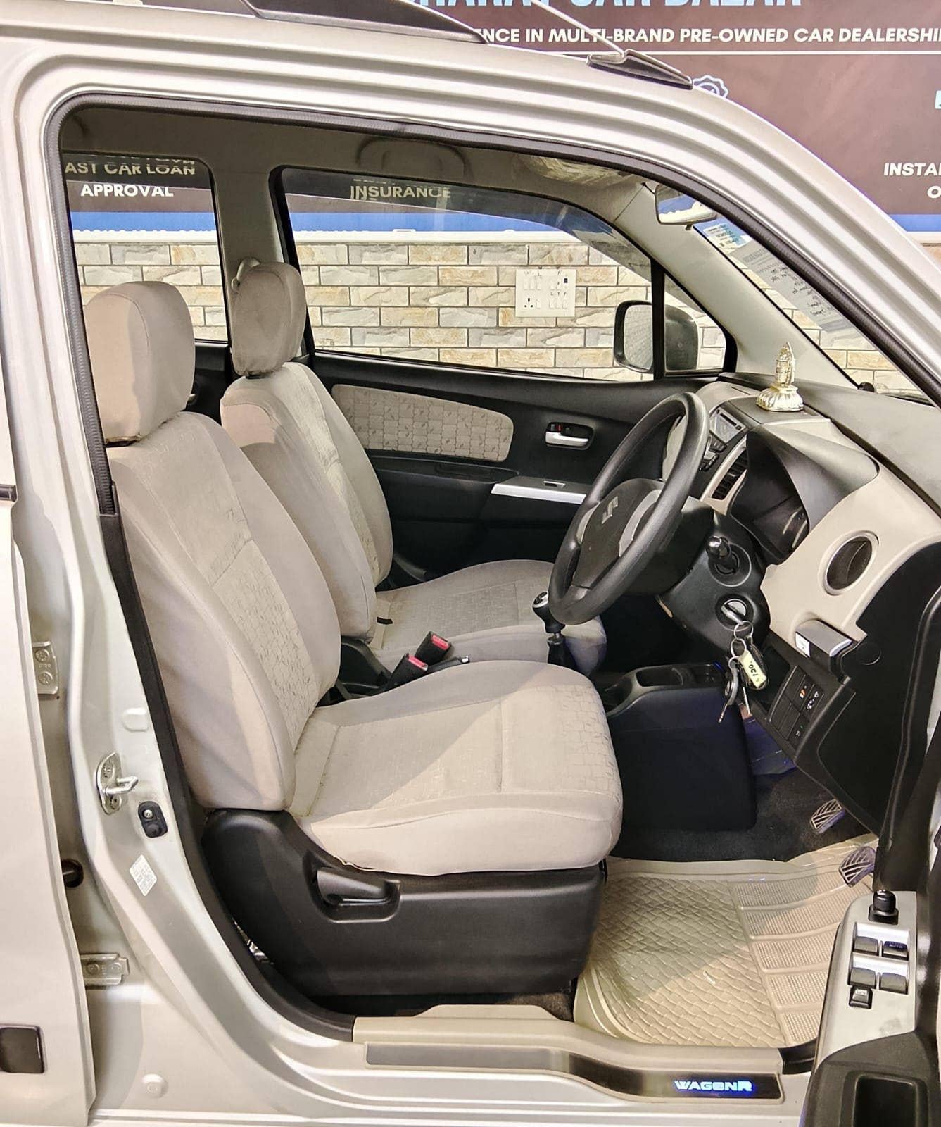 30,000 KMS MARUTI WAGONR VXI PETROL (2015)