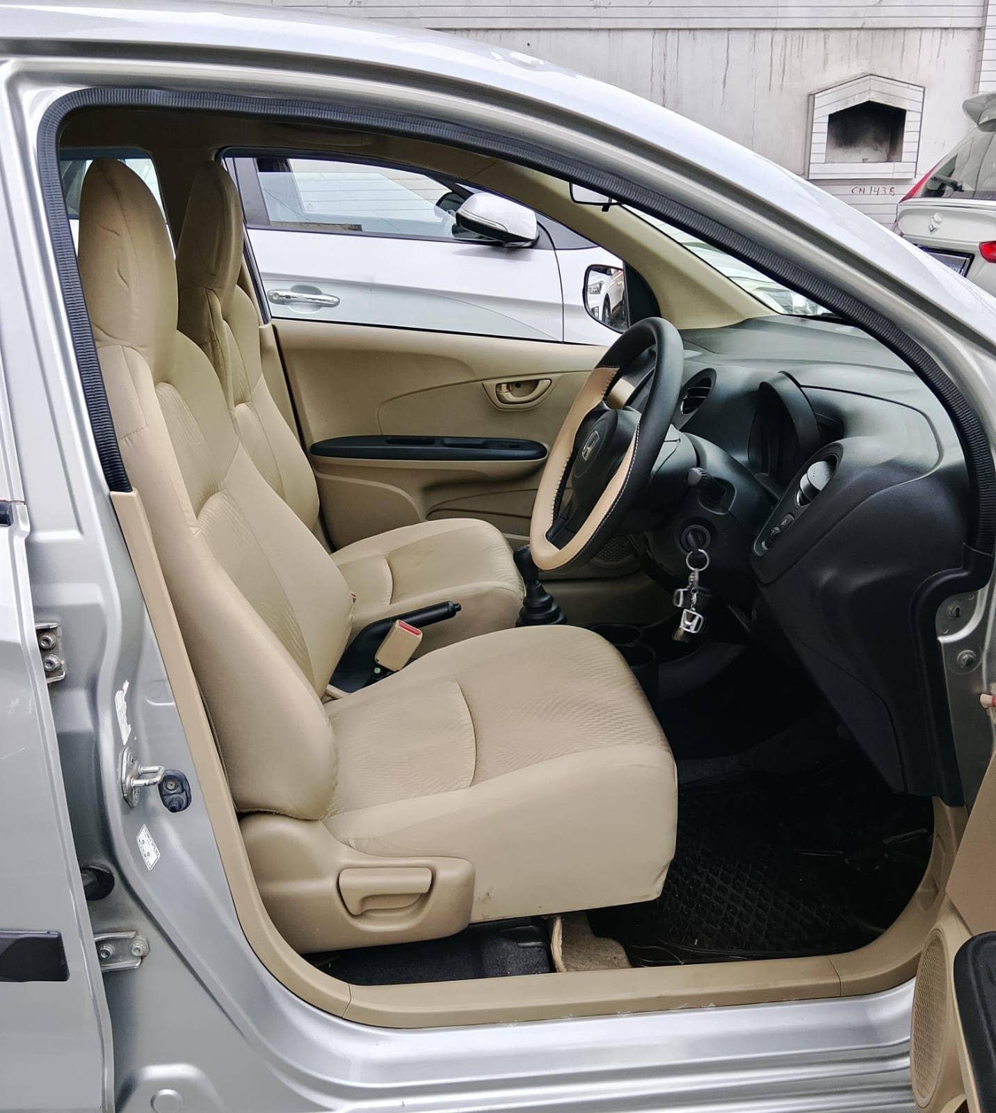 37,000 KMS HONDA AMAZE E MT 1.2 PETROL (2015)