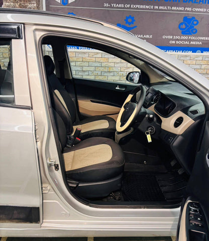 12,000 KMS HYUNDAI GRAND I10 1.2 SPORTZ (2016)