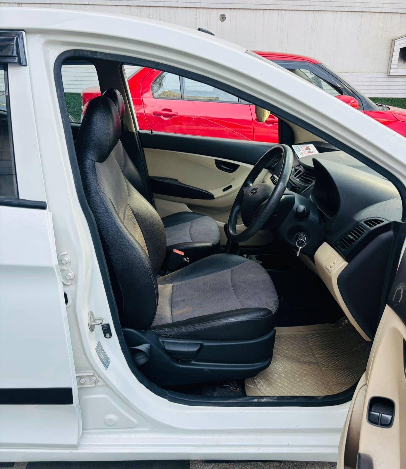 26,000 KMS HYUNDAI EON D LITE+ PETROL (2014)