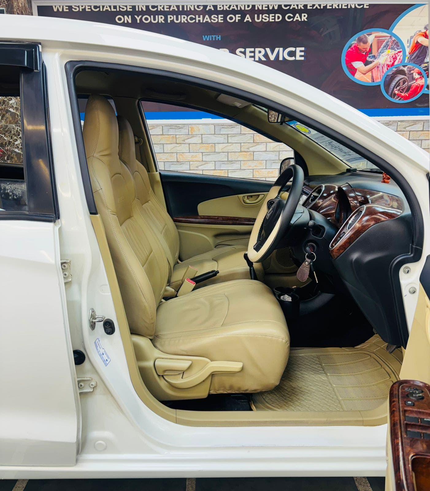 HONDA MOBILIO 1.5 V MT PETROL (2015)