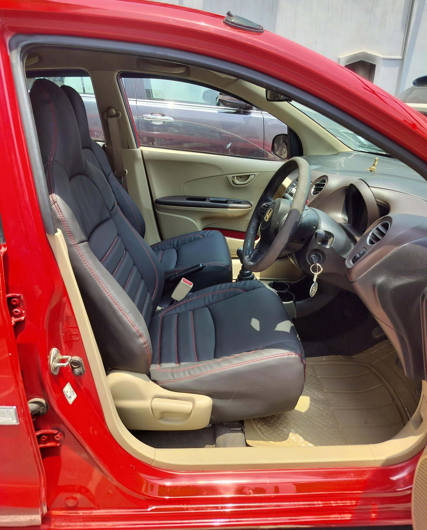 49,000 KMS HONDA BRIO SMT PETROL (2012)