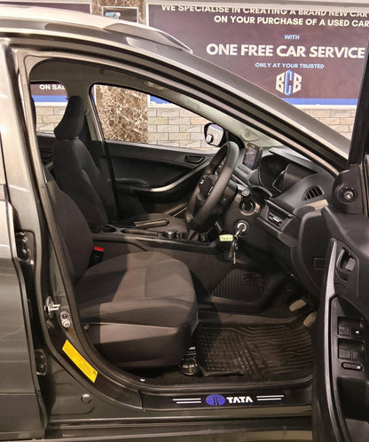 9,000 KMS TATA NEXON 1.2 SMART+ PETROL (2024)