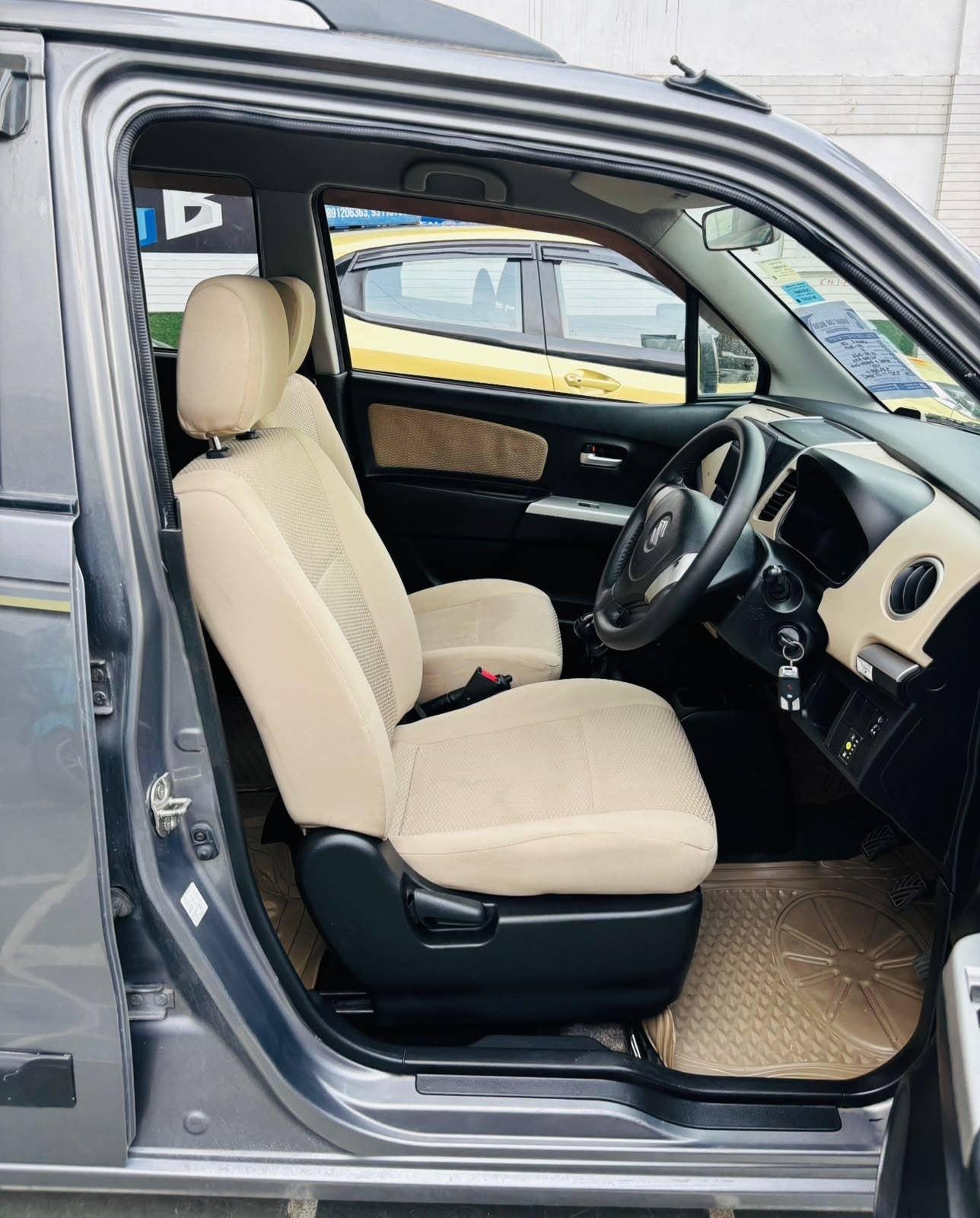 42,000 KMS MARUTI WAGONR LXI GREEN CNG (2017)
