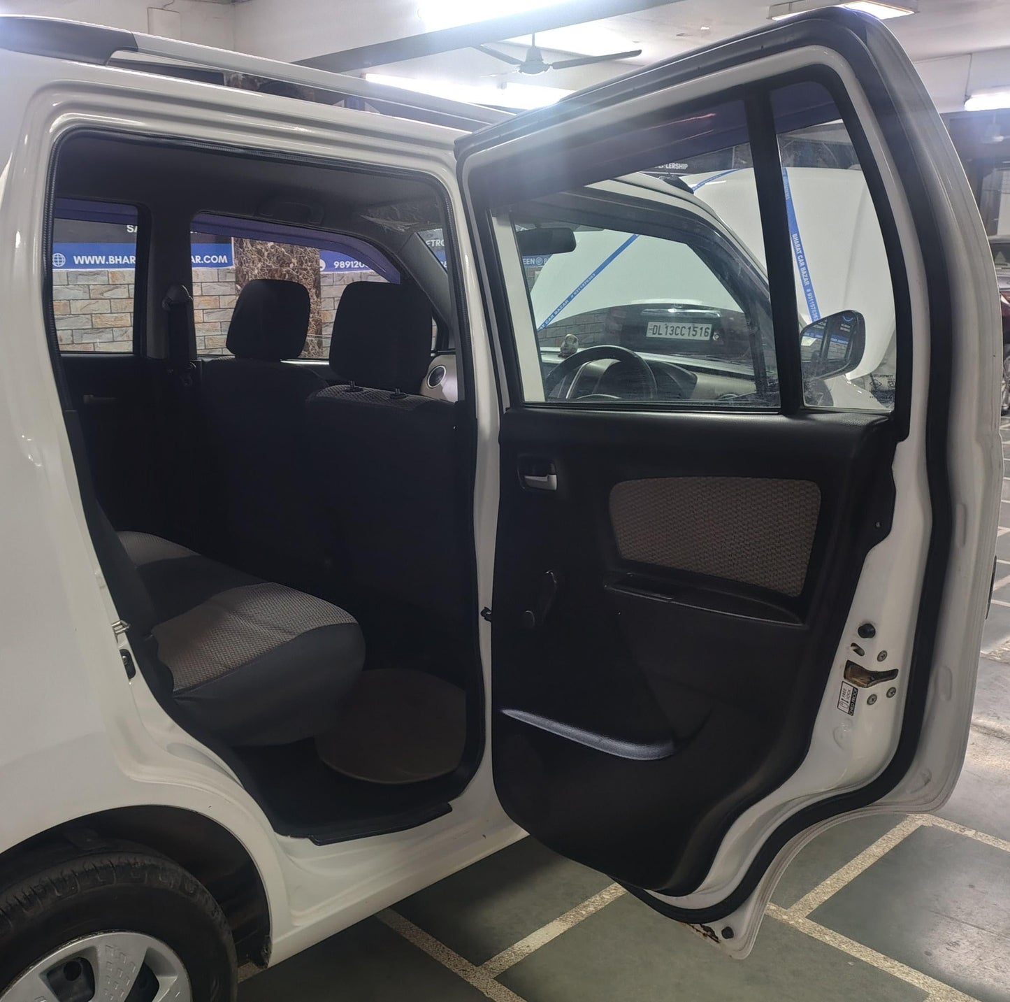 26,000 KMS MARUTI WAGONR LXI PETROL (2016)