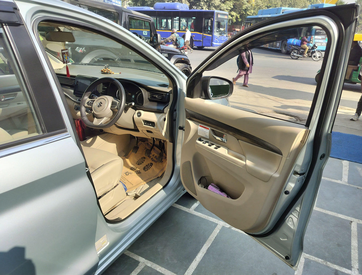 44,000 KMS MARUTI ERTIGA ZXI (O) GREEN CNG (2023)