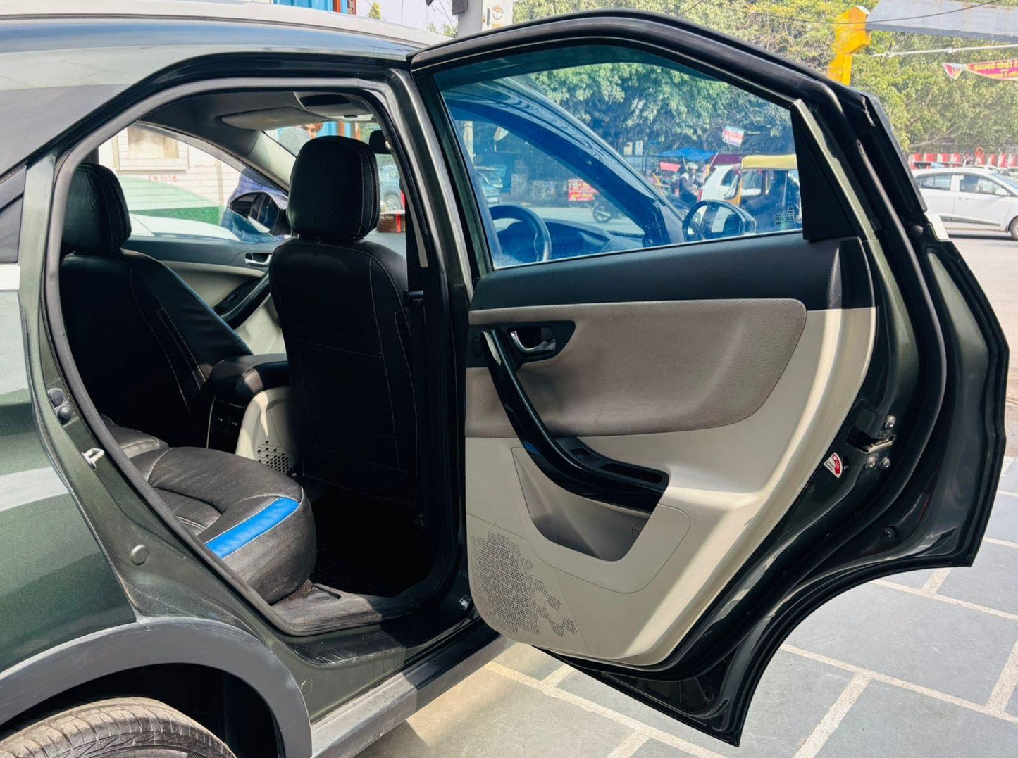 44,000 KMS TATA NEXON XZ+ 1.2 RTN PETROL (2020)