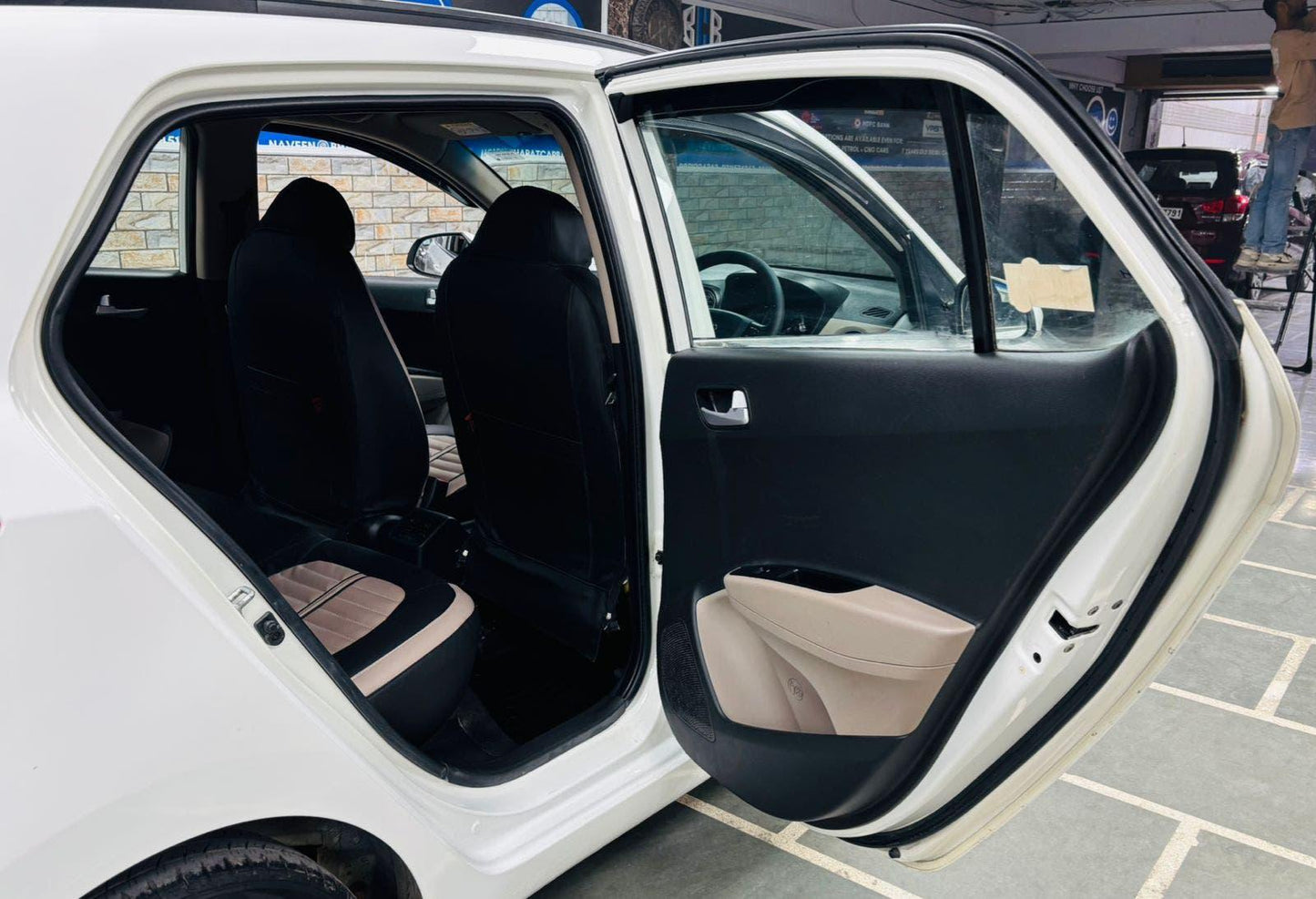 HYUNDAI GRAND I10 SPORTZ (O) 1.2 PETROL (2017)