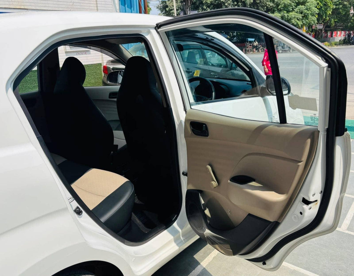 4000 KMS HYUNDAI SANTRO 1.1 ERA EXCUTIVE MT PETROL (2021)