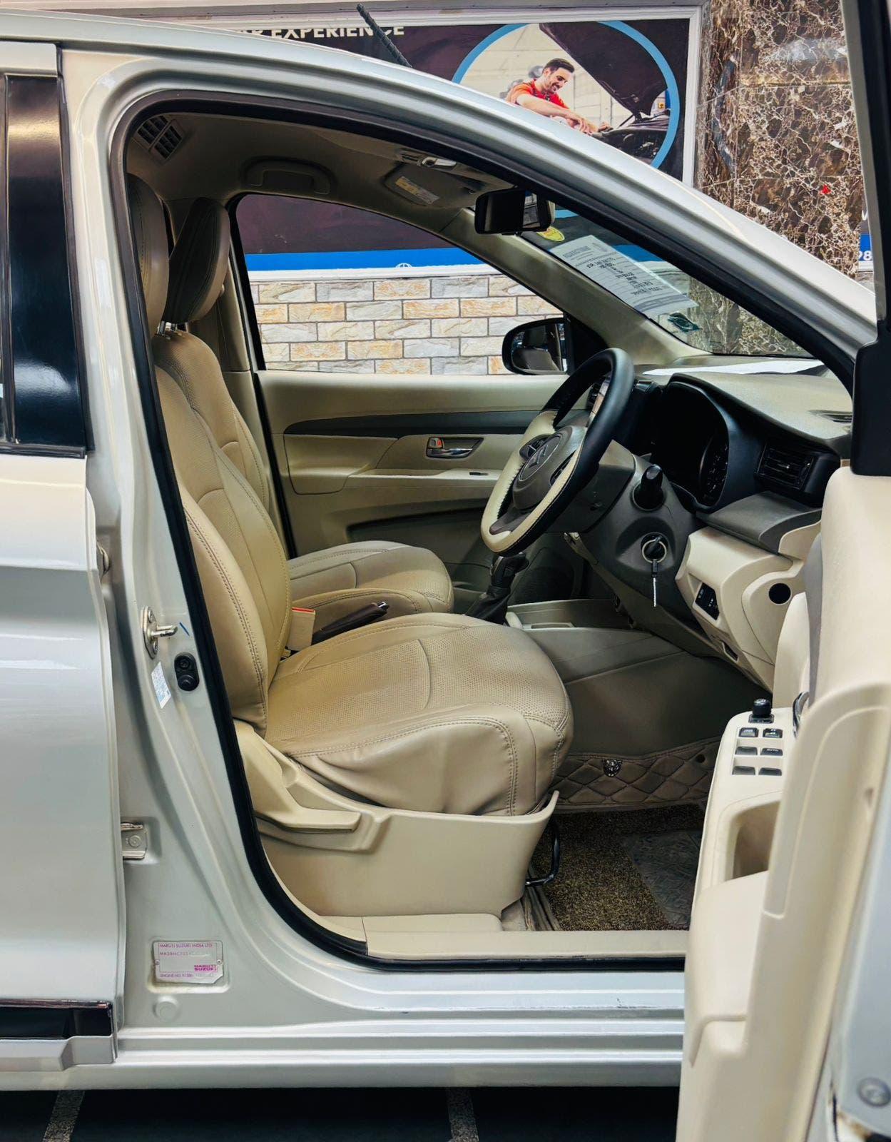 32,000 KMS MARUTI ERTIGA VXI AUTOMATIC PETROL (2019)