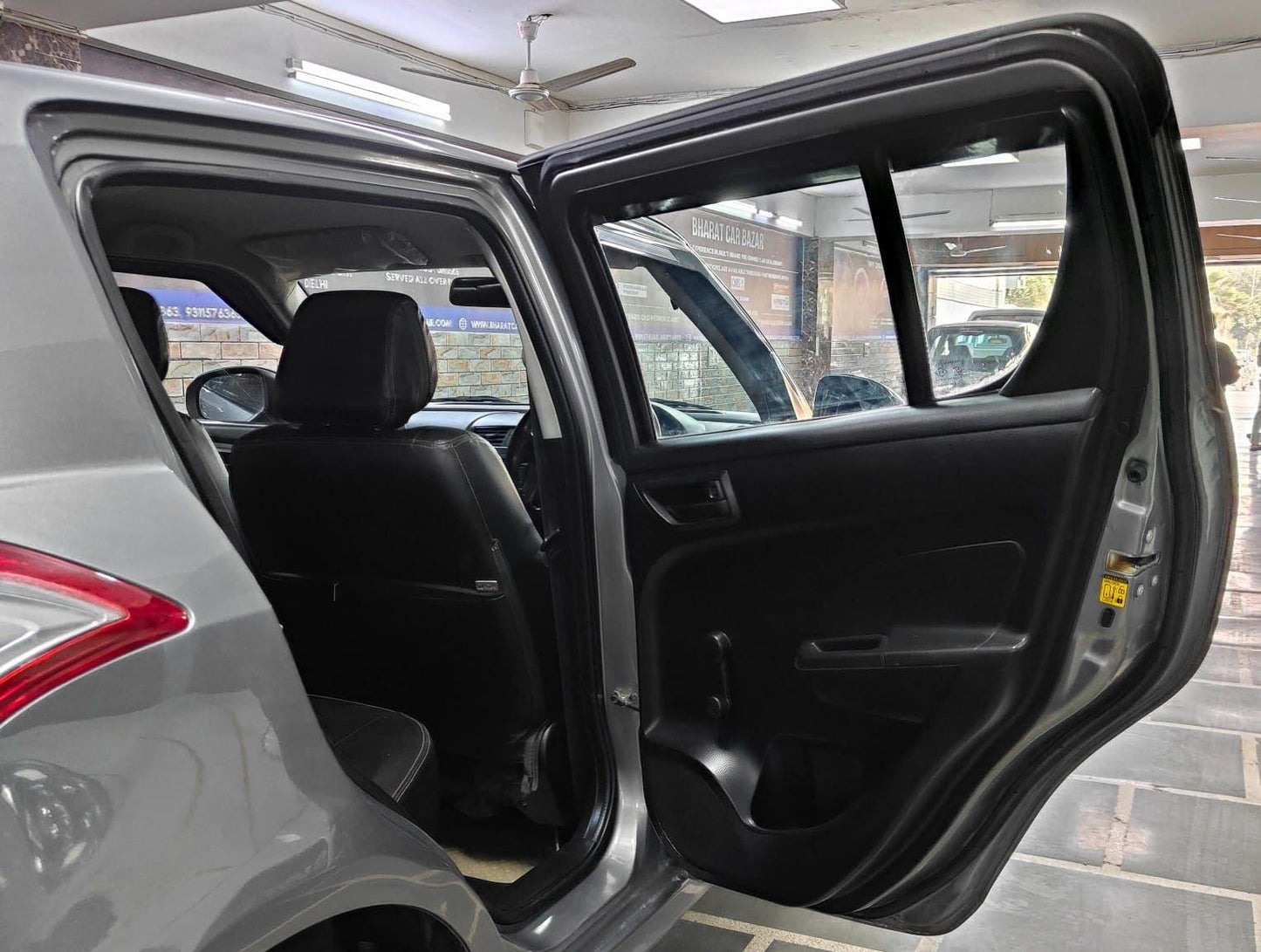 MARUTI SWIFT LXI PETROL (2015)