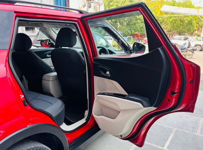 43,000 KMS MAHINDRA XUV 300 W8 DIESEL (2019)