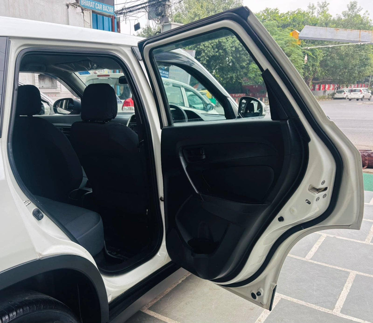 34,000 KMS MARUTI VITARA BREZZA LXI PETROL (2021)
