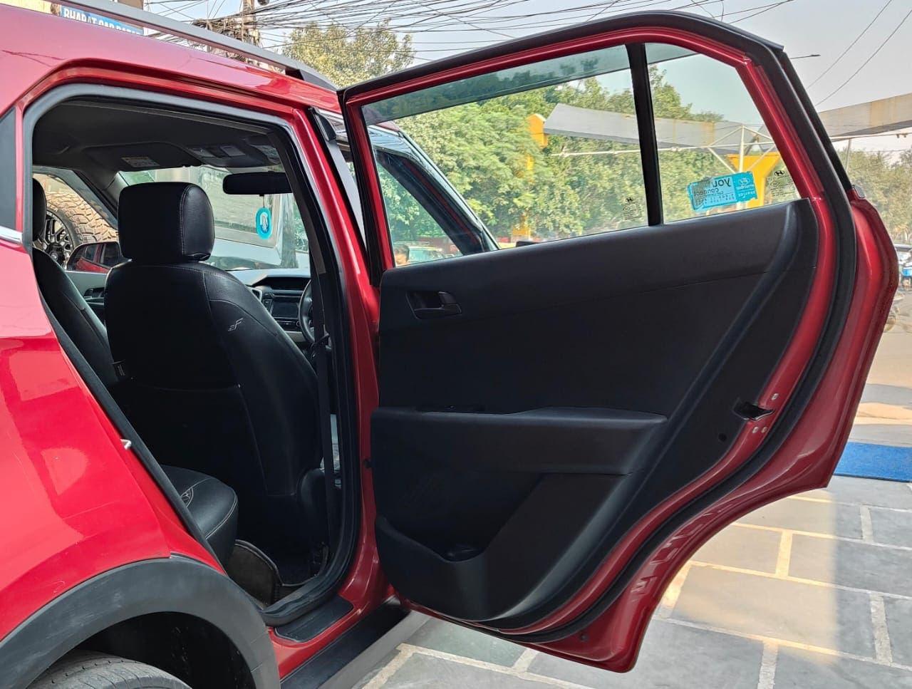 HYUNDAI CRETA E+ PETROL (2017)