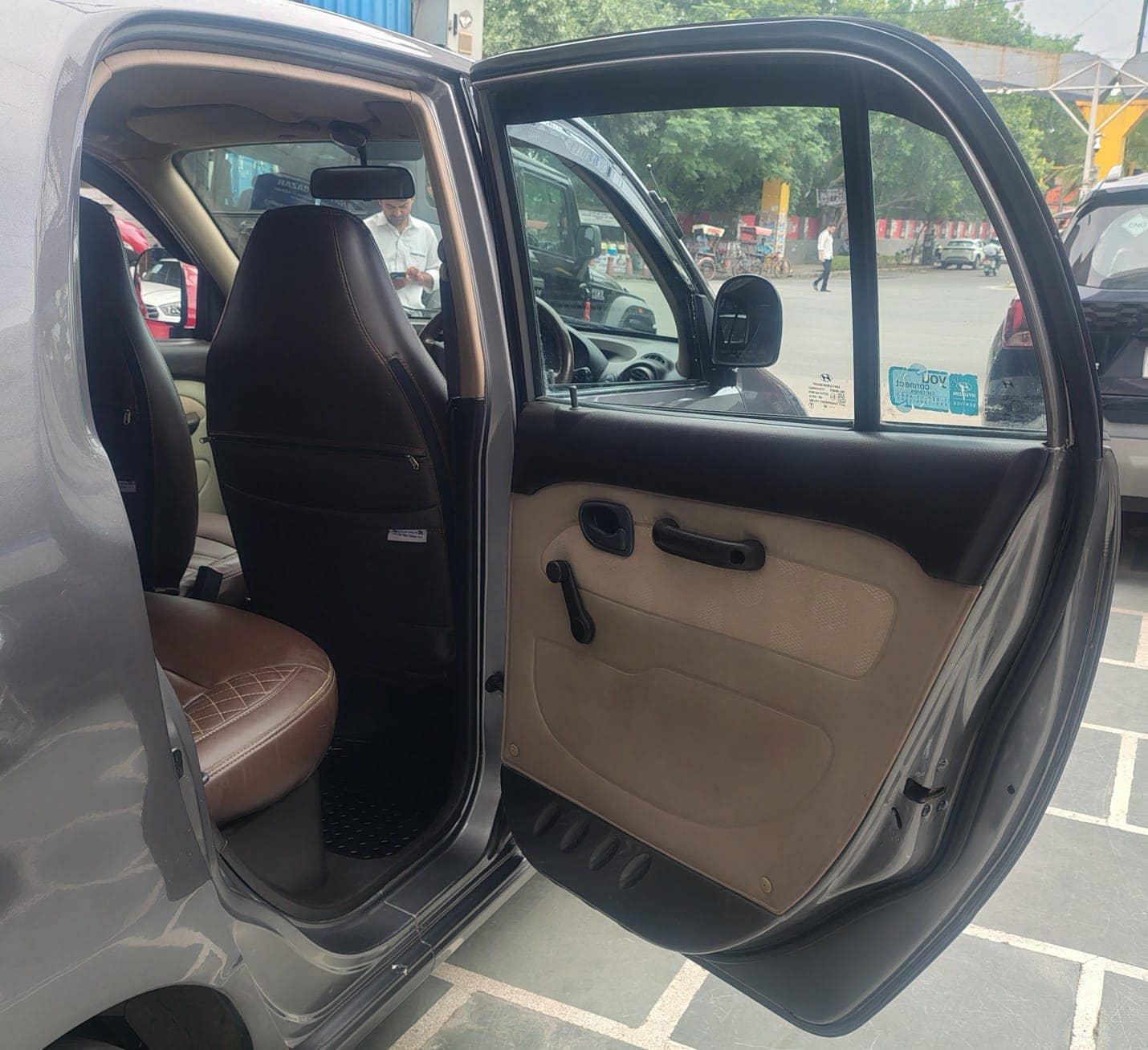 HYUNDAI SANTRO GL PETROL+CNG (2013)