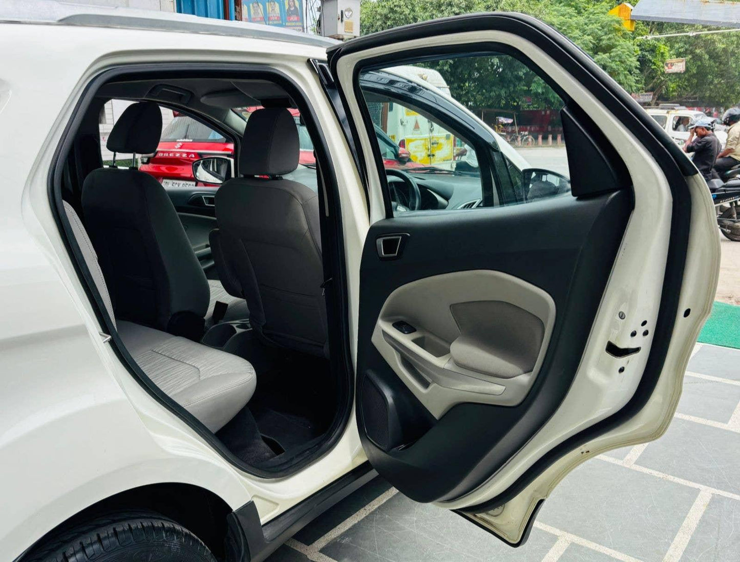 40,000 KMS FORD ECOSPORT 1.0 TITANIUM ECOBOOST PETROL (2014)