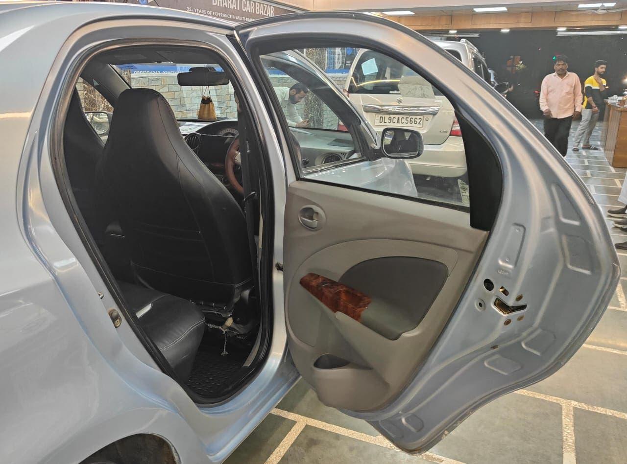 TOYOTA ETIOS V PETROL (2011)