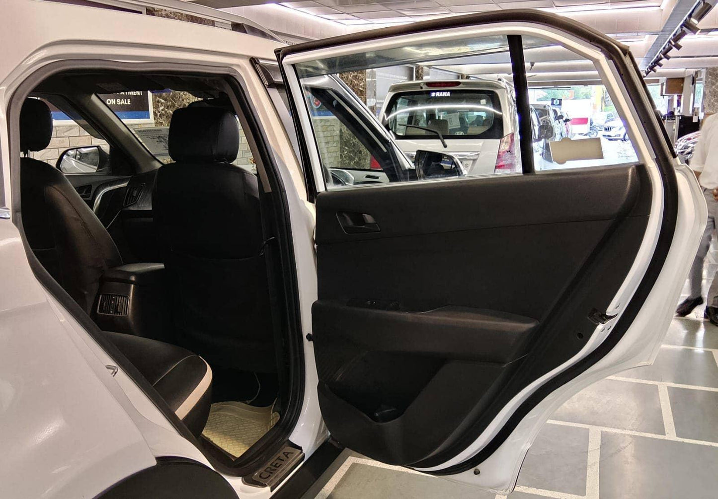39,000 KMS HYUNDAI CRETA 1.6 E+ VTVT PETROL (2017)