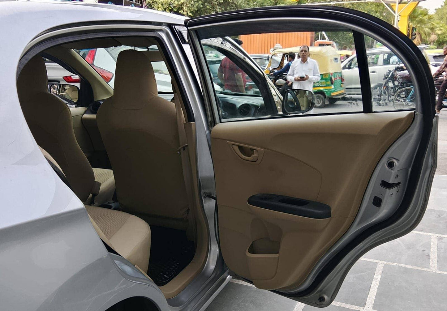 37,000 KMS HONDA AMAZE E MT 1.2 PETROL (2015)