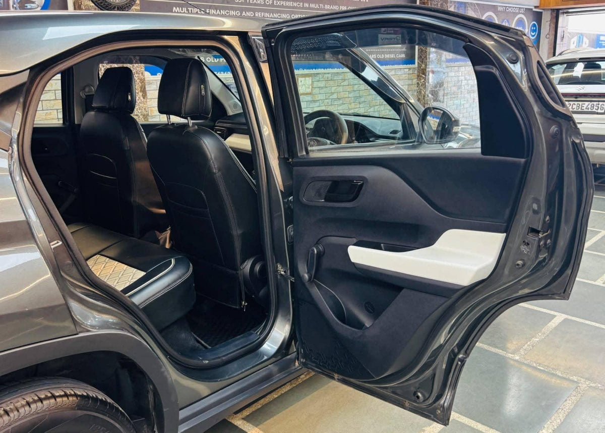 10,000 KMS TATA PUNCH 1.2 PURE MT PETROL (2023)