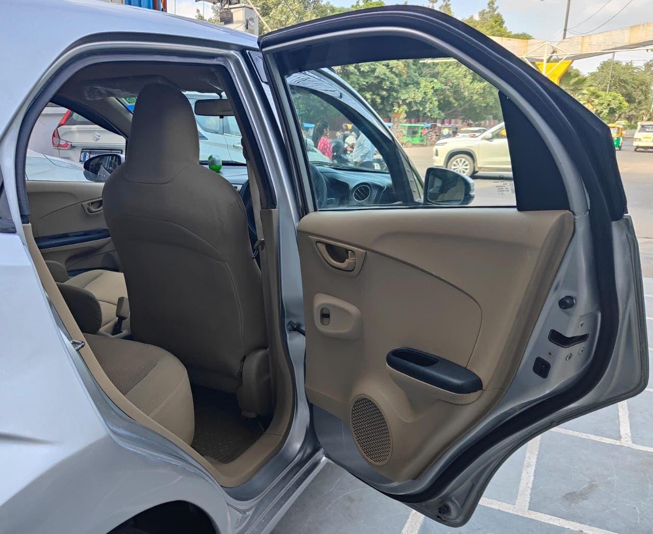 HONDA BRIO S PETROL (2015)