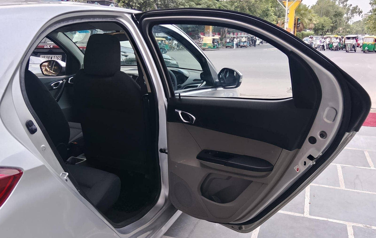 28,000 KMS TATA TIAGO XZA 1.2 PETROL (2017)