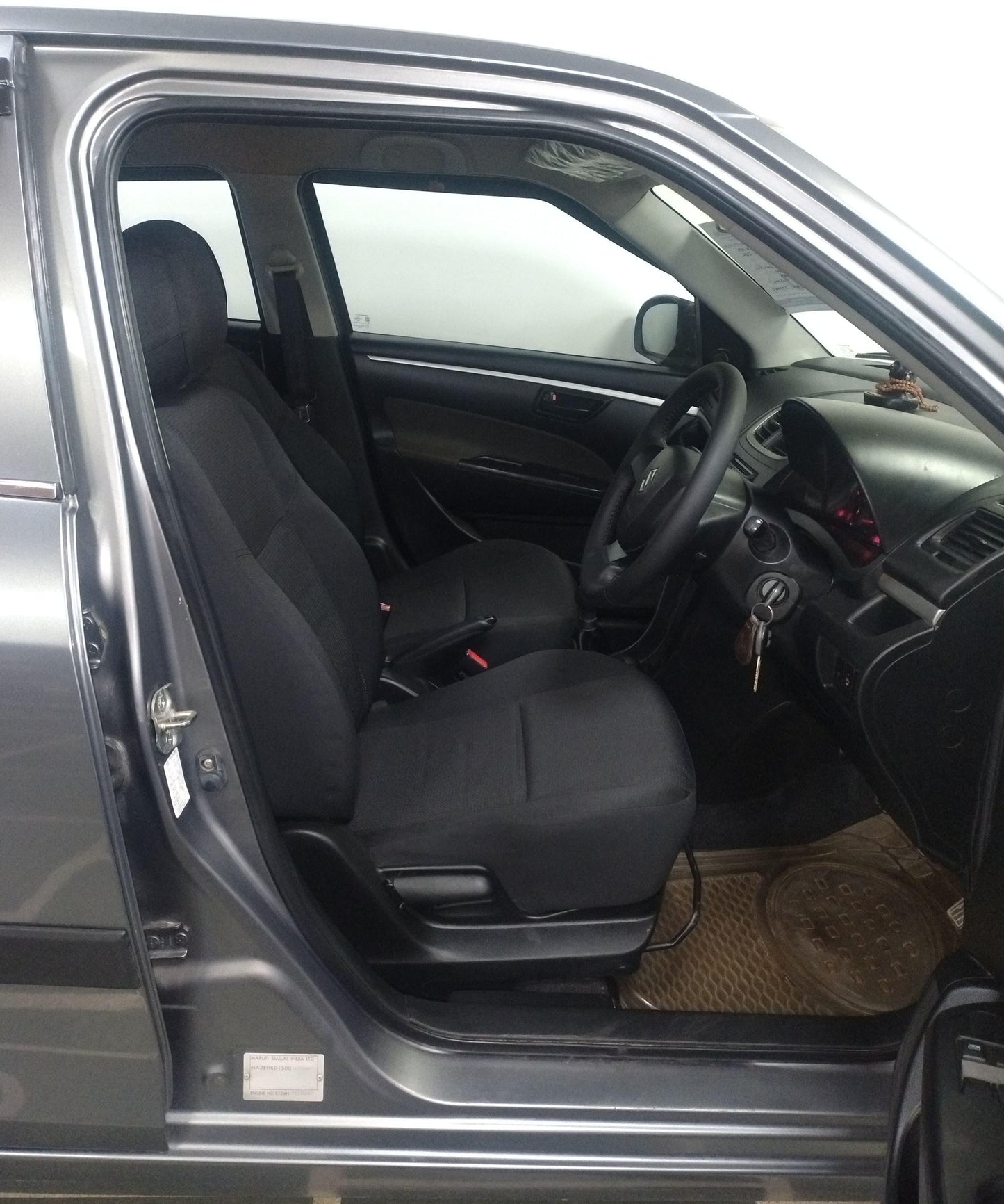 MARUTI SWIFT LXI (O) PETROL (2017)