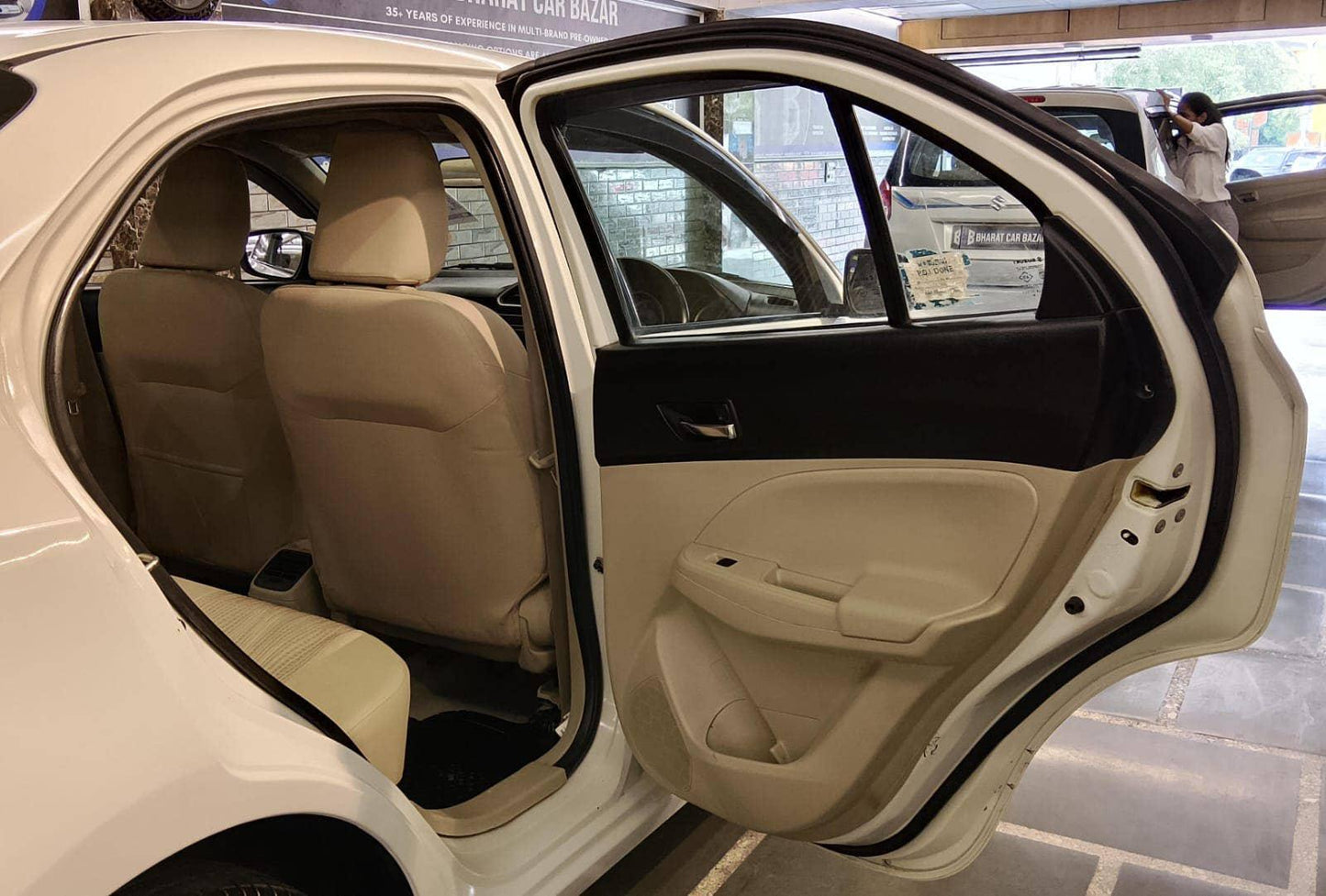 17,000 KMS MARUTI SWIFT DZIRE VXI PETROL (2018)
