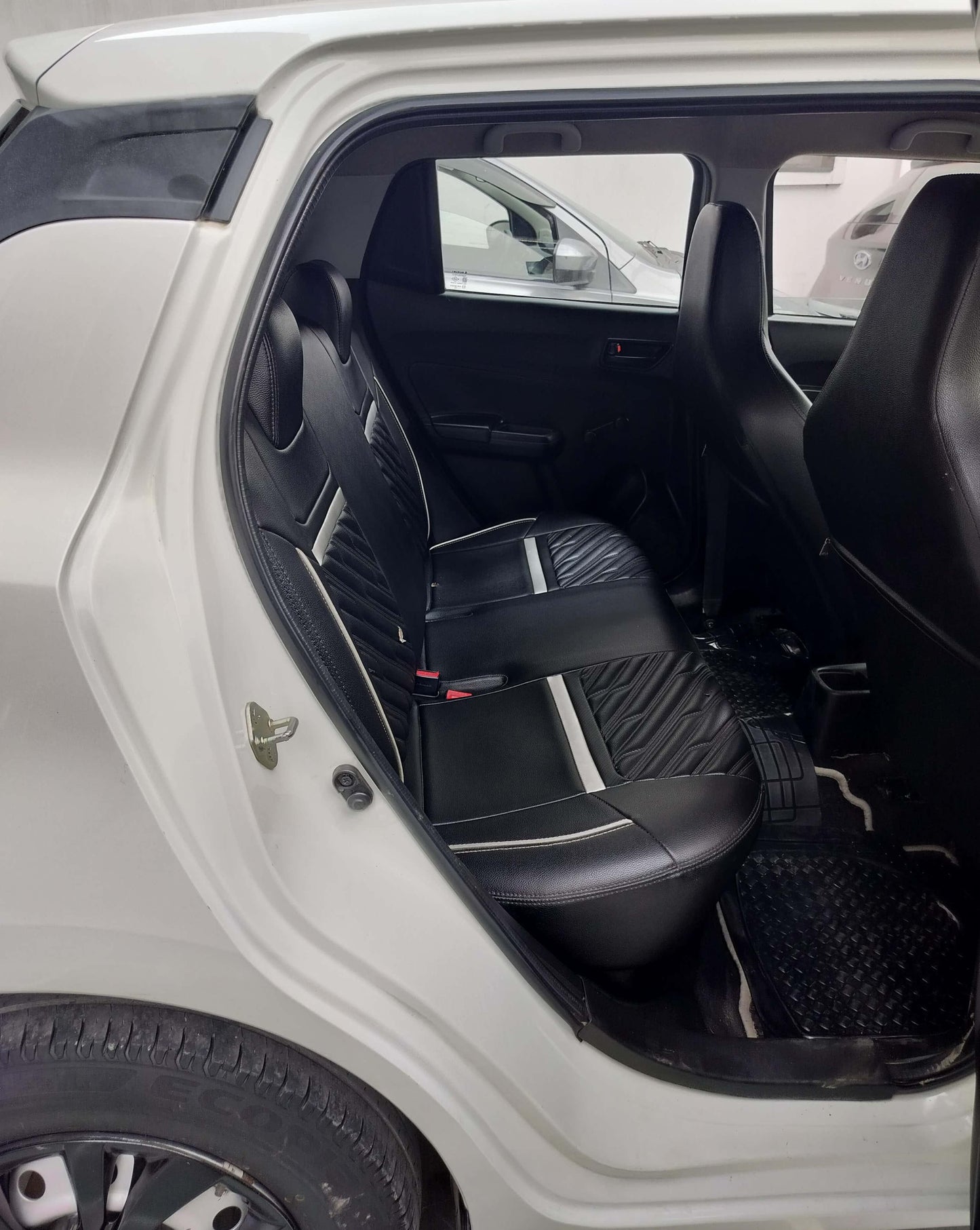 MARUTI SWIFT LXI PETROL (2020)
