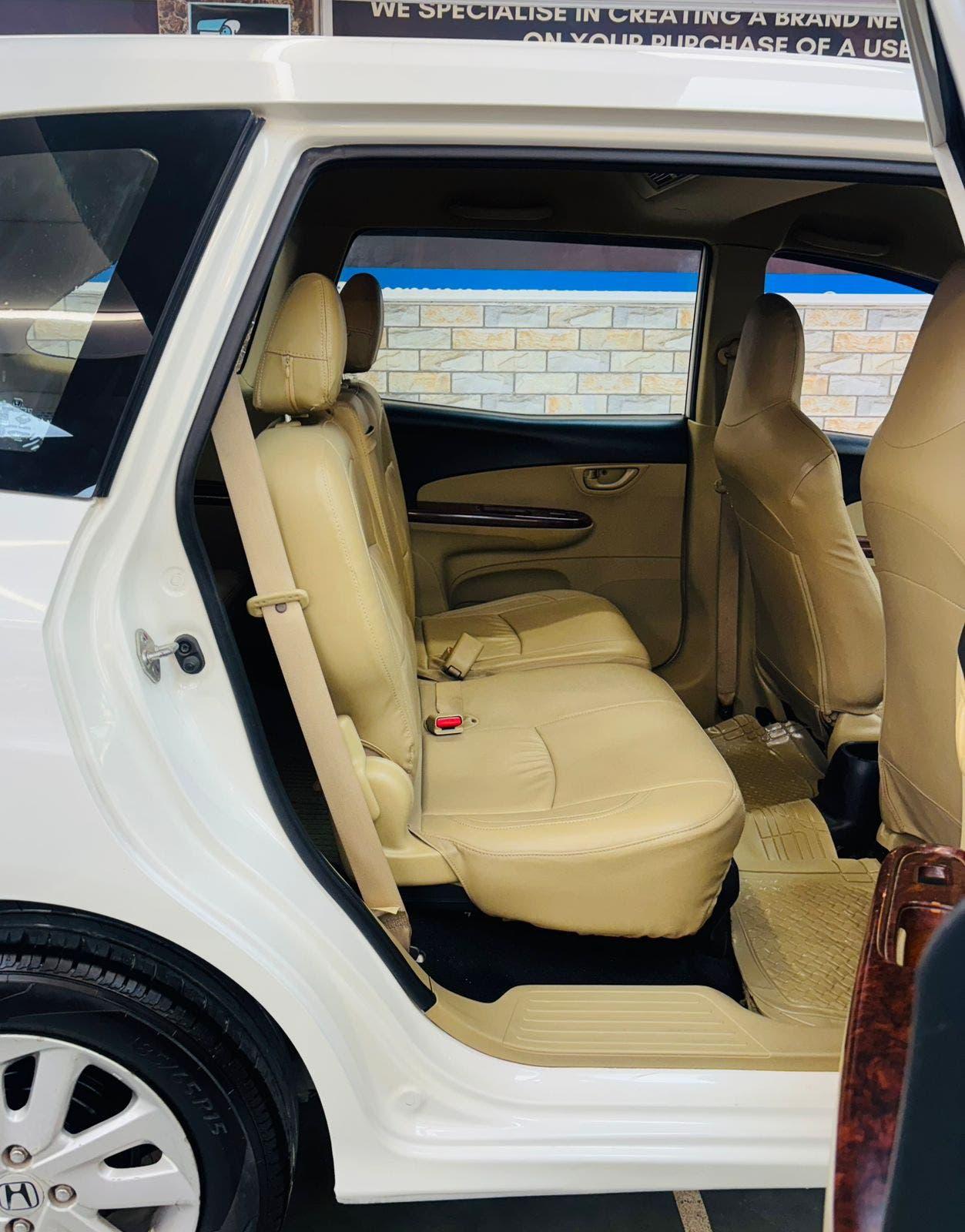 HONDA MOBILIO 1.5 V MT PETROL (2015)