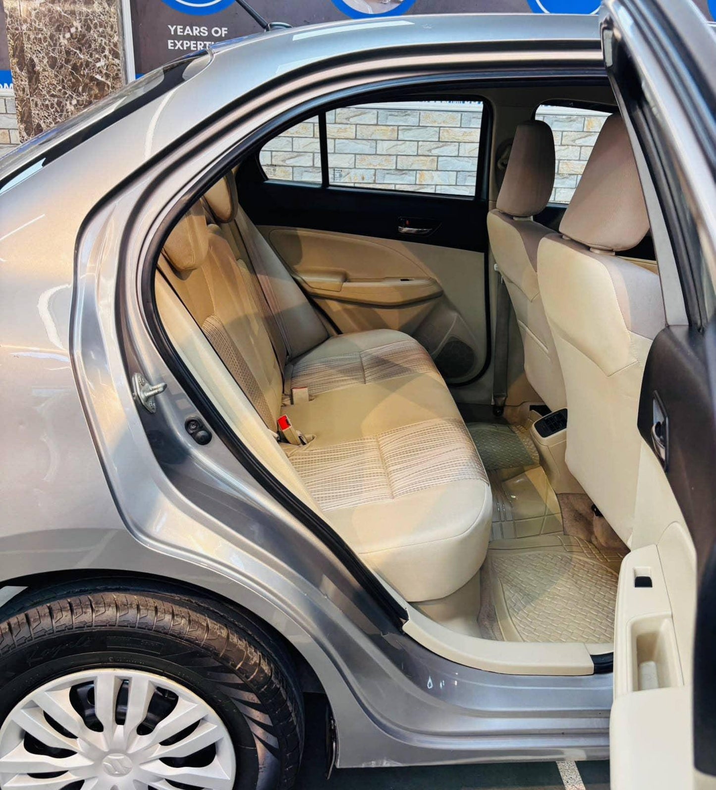 MARUTI DZIRE VXI GREEN CNG (2023)