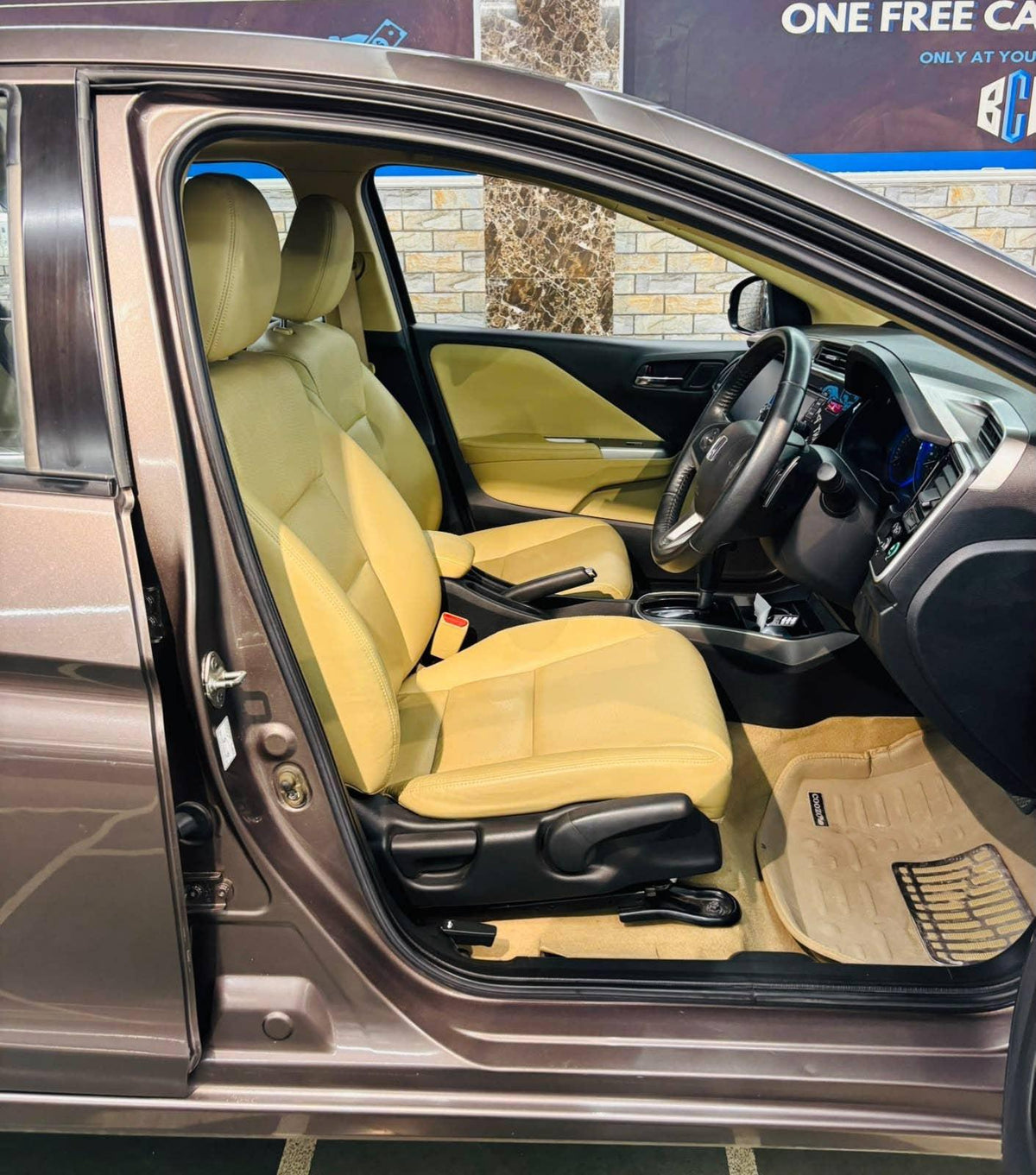26,000 KMS HONDA CITY 1.5 VX CVT AT PETROL (2014)