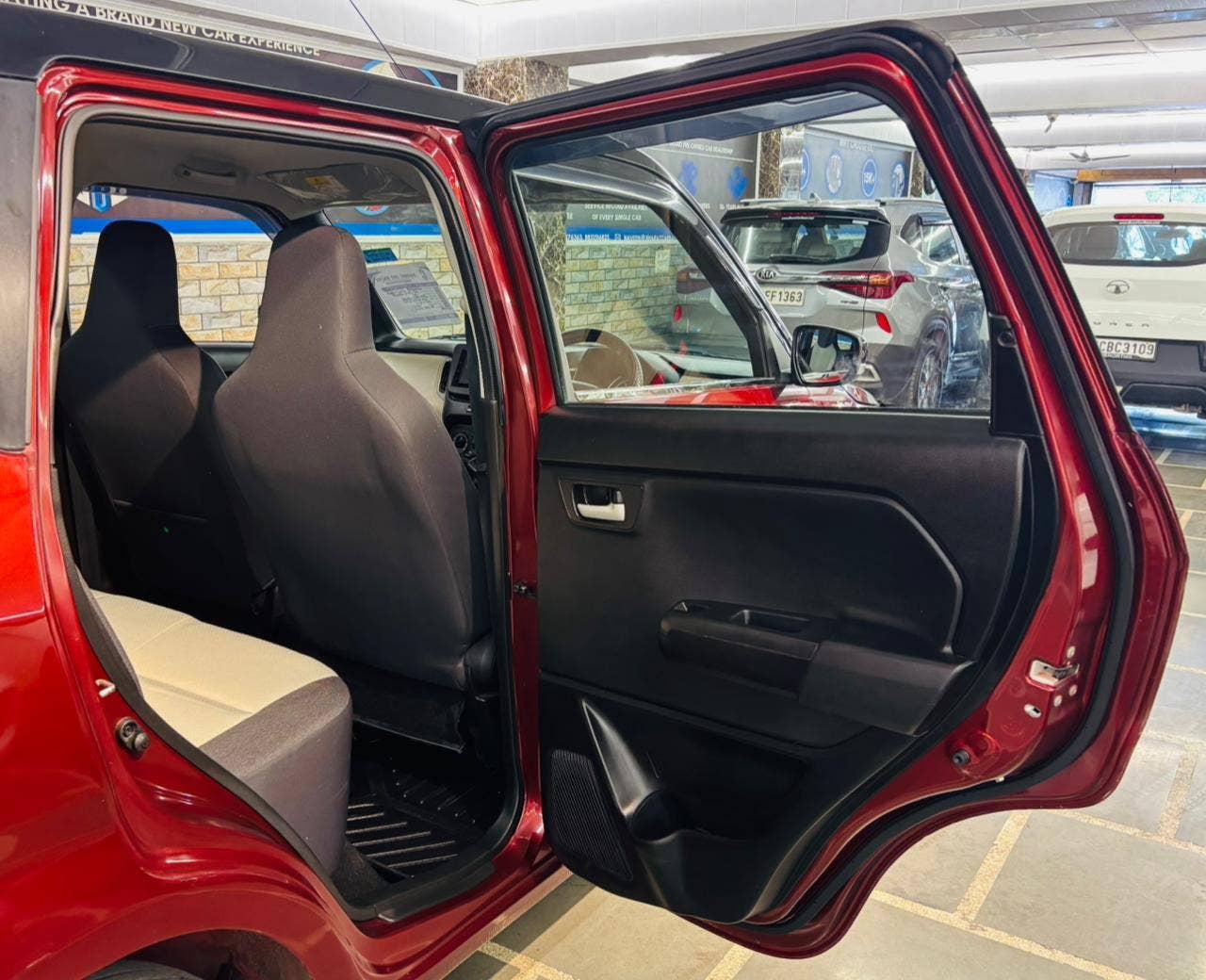 20,000 KMS MARUTI WAGONR ZXI+ AGS PETROL (2023)