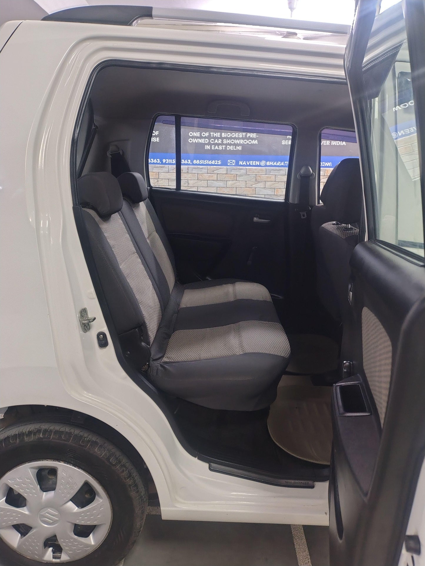 26,000 KMS MARUTI WAGONR LXI PETROL (2016)