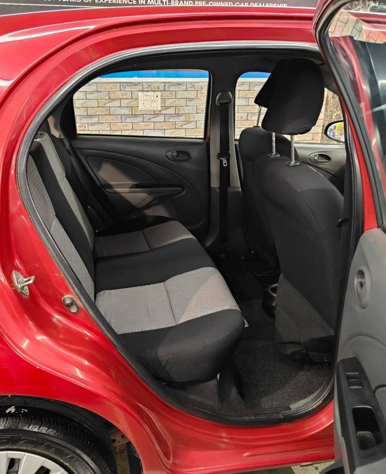 43,000 KMS TOYOTA ETIOS LIVA 1.2 PETROL (2013)