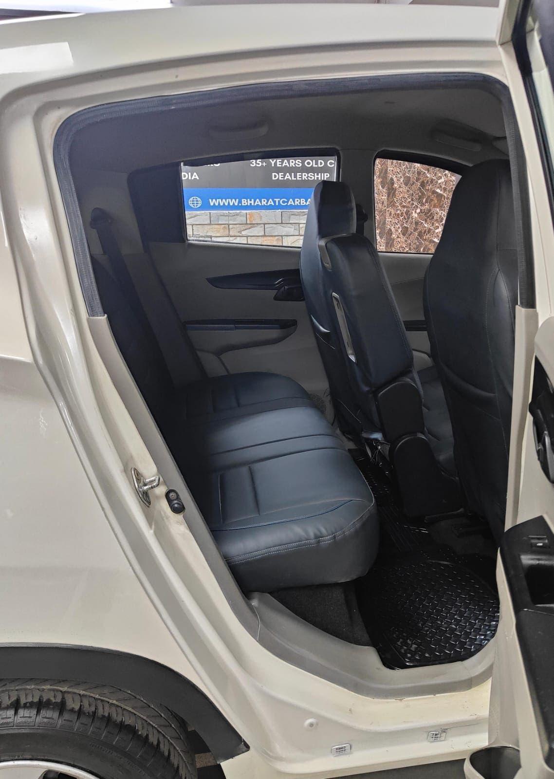 MAHINDRA KUV 100 K4 DIESEL (2016)