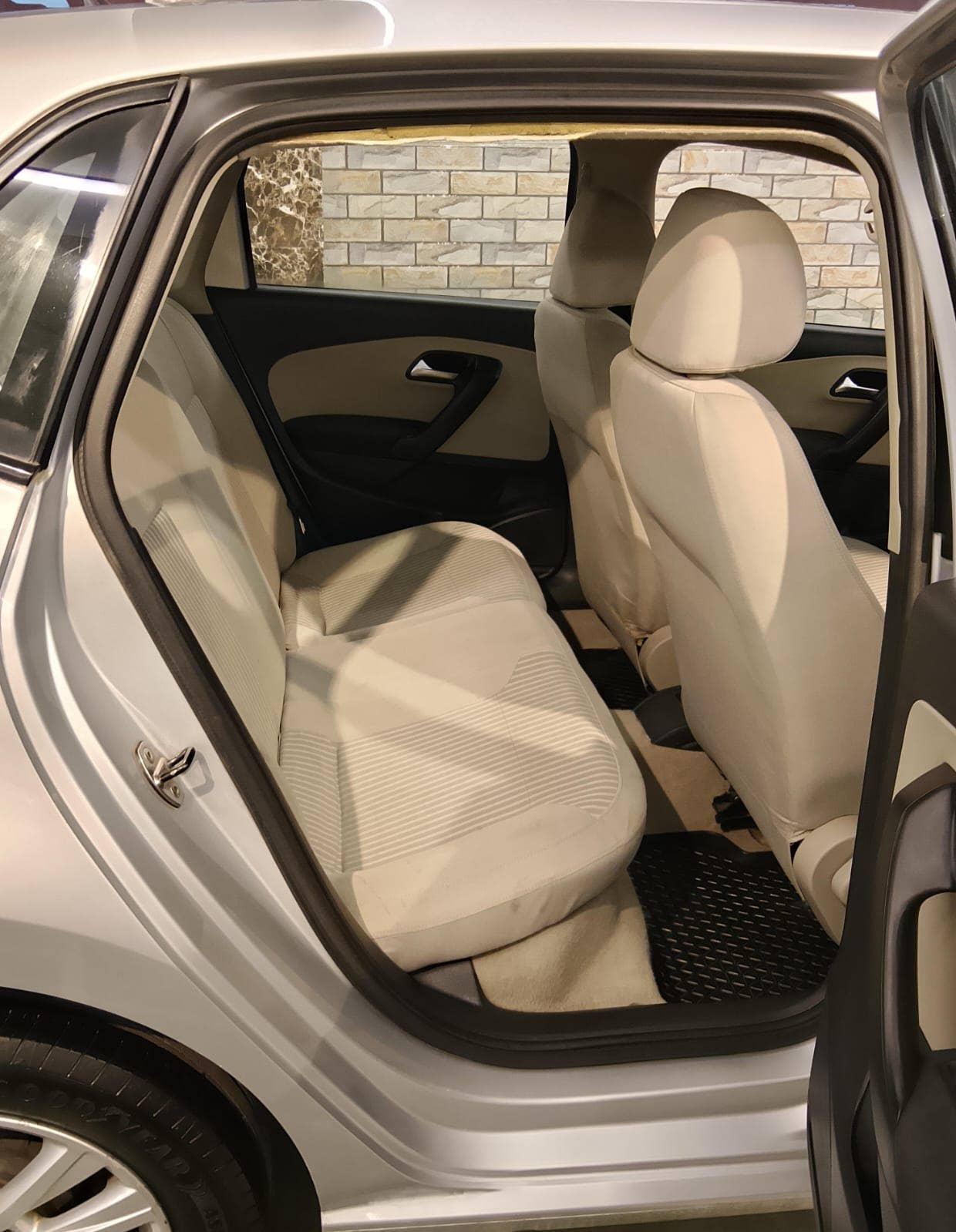 24,000 KMS Volkswagen POLO 1.2 HIGHLINE PETROL (2012)