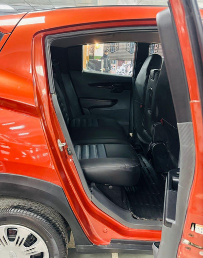 MAHINDRA KUV 100 NXT K4+ PETROL (2017)