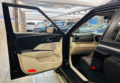 MAHINDRA XUV 300 W8 PETROL (2019)