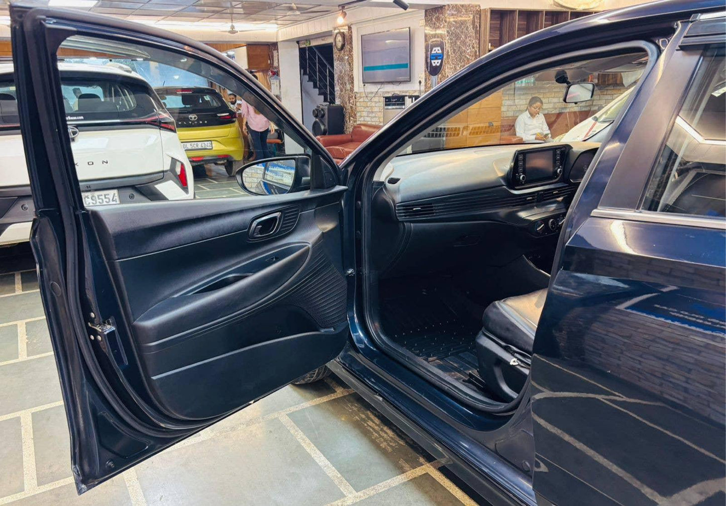24,000 KMS HYUNDAI I20 1.2 SPORTZ MT PETROL (2021)