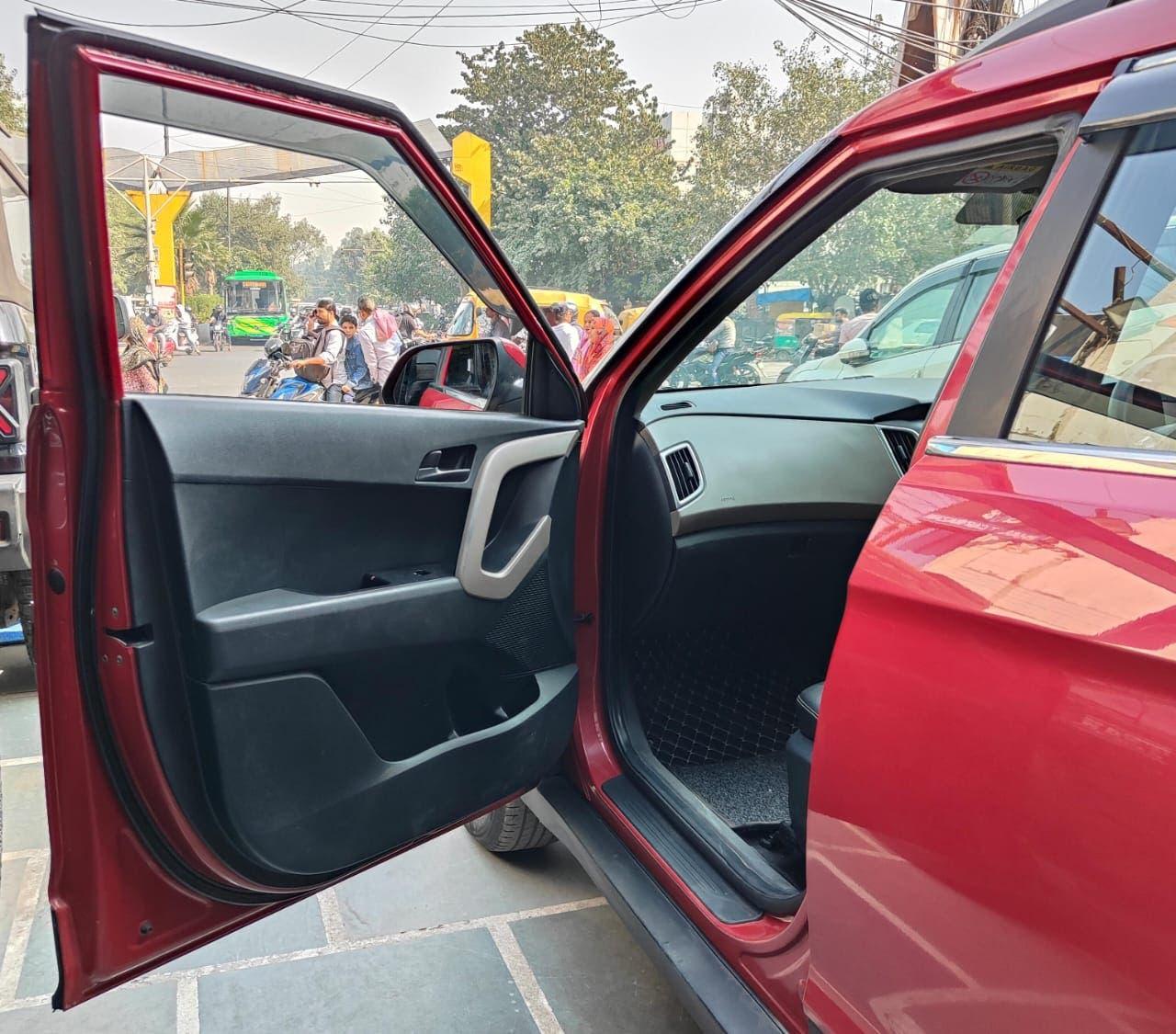 HYUNDAI CRETA E+ PETROL (2017)