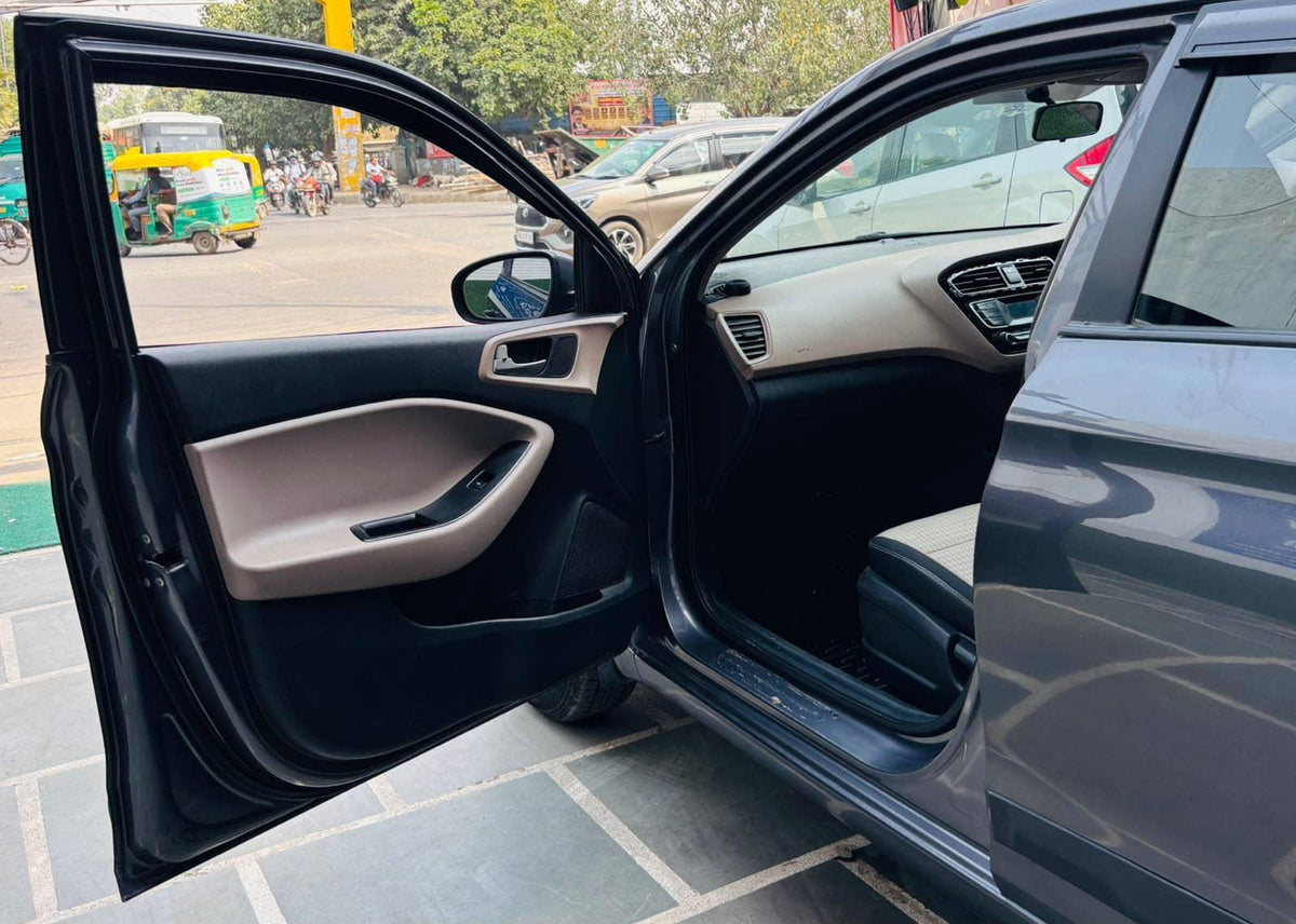 45,000 KMS HYUNDAI I20 1.2 MAGNA PETROL (2019)