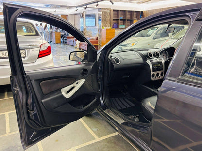 49,000 KMS FORD FIGO 1.2 ZXI PETROL (2012)
