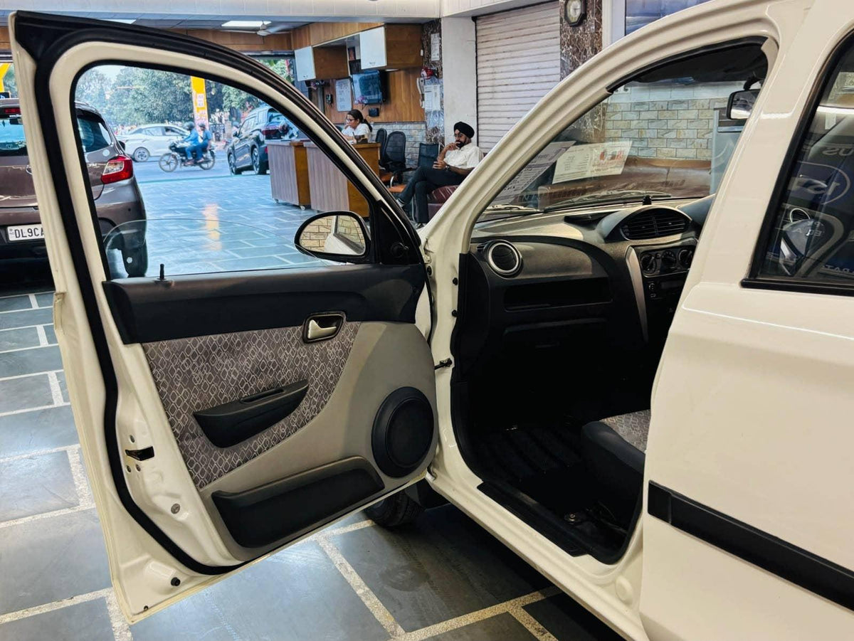 38,000 KMS MARUTI ALTO 800 VXI PETROL (2016)