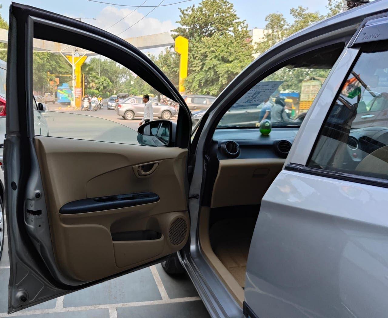 HONDA BRIO S PETROL (2015)