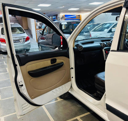 9,000 KMS HYUNDAI SANTRO GL PETROL (2014)
