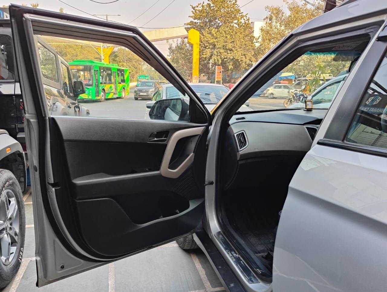 46,000 KMS HYUNDAI CRETA E+ PETROL (2017)