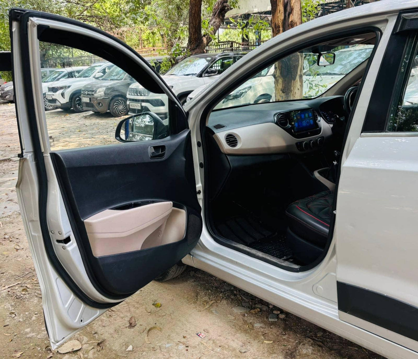 HYUNDAI XCENT 1.2 VTVT S (O) PETROL (2015)