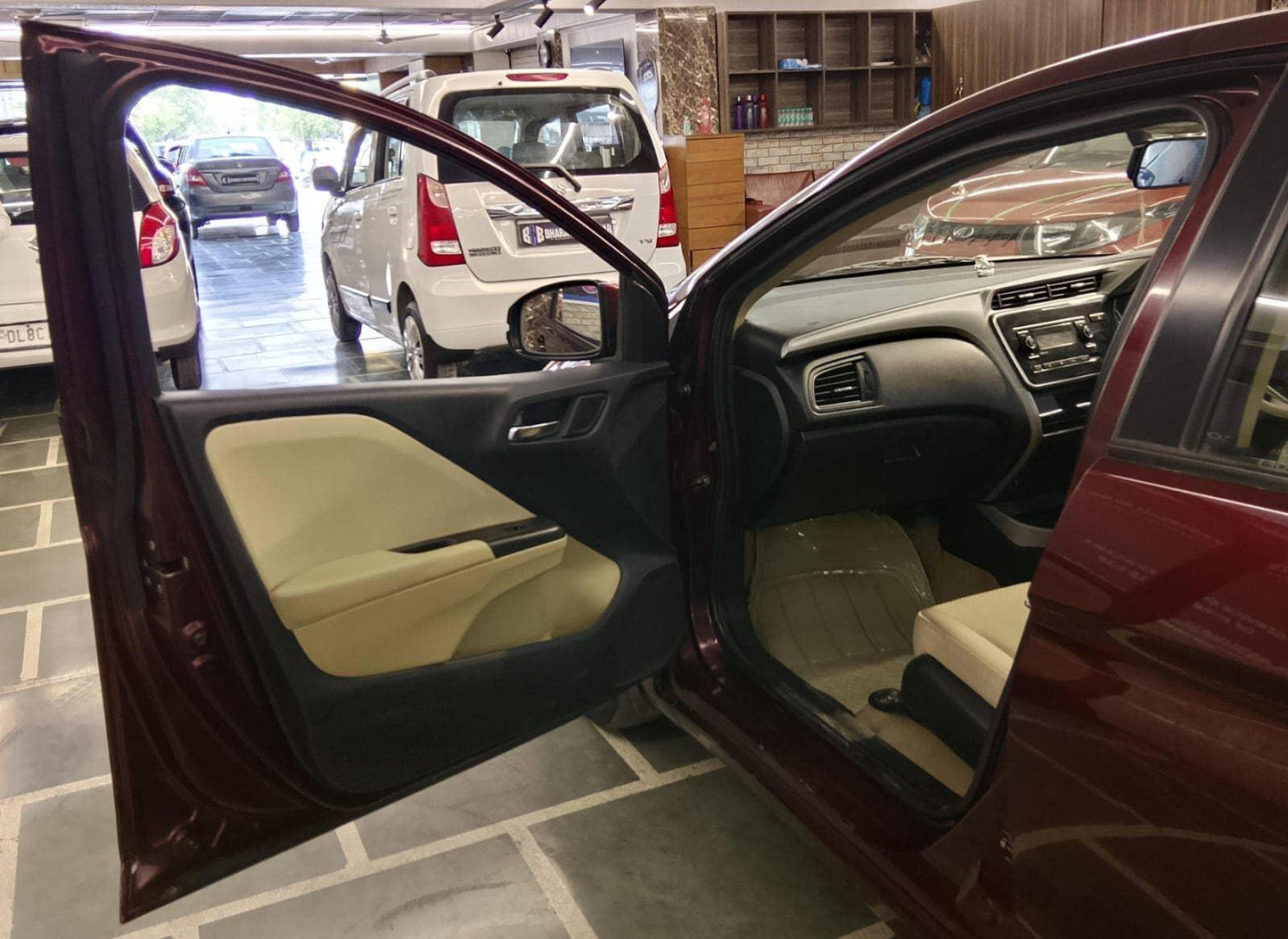 43,000 KMS HONDA CITY 1.5 SV MT PETROL (2017)